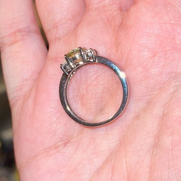 Green Ring! - Picture 2 of 2